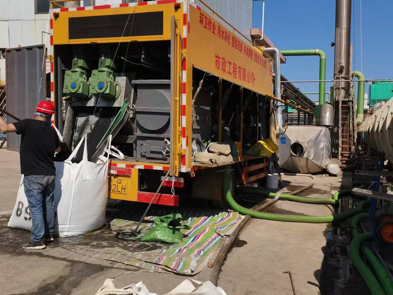 复兴淤泥压干处理